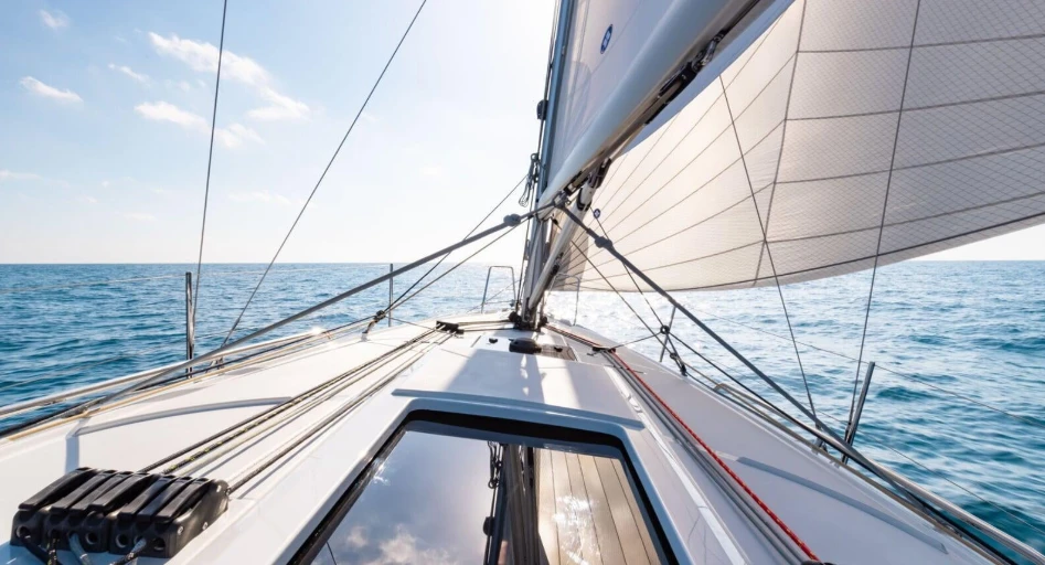 Velero navegando