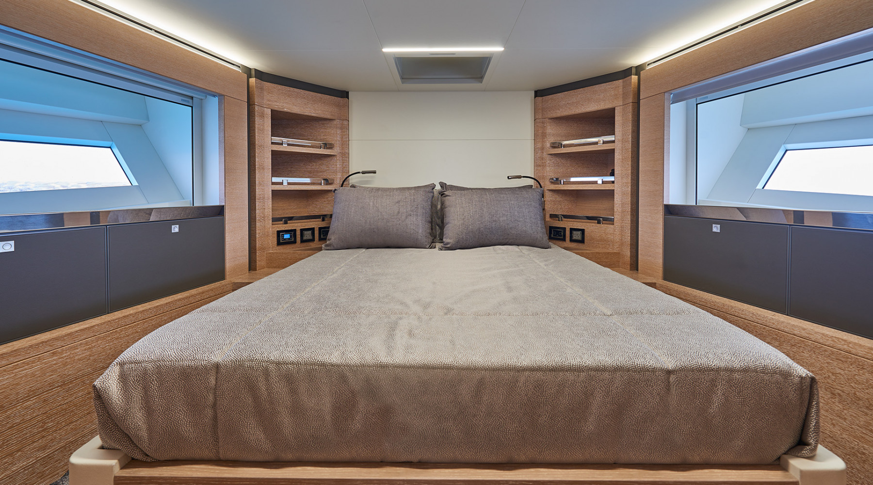 66_flybridge_foto_catalogo_astondoa_66_flybridge_19_camarote_doble_invitados.jpg