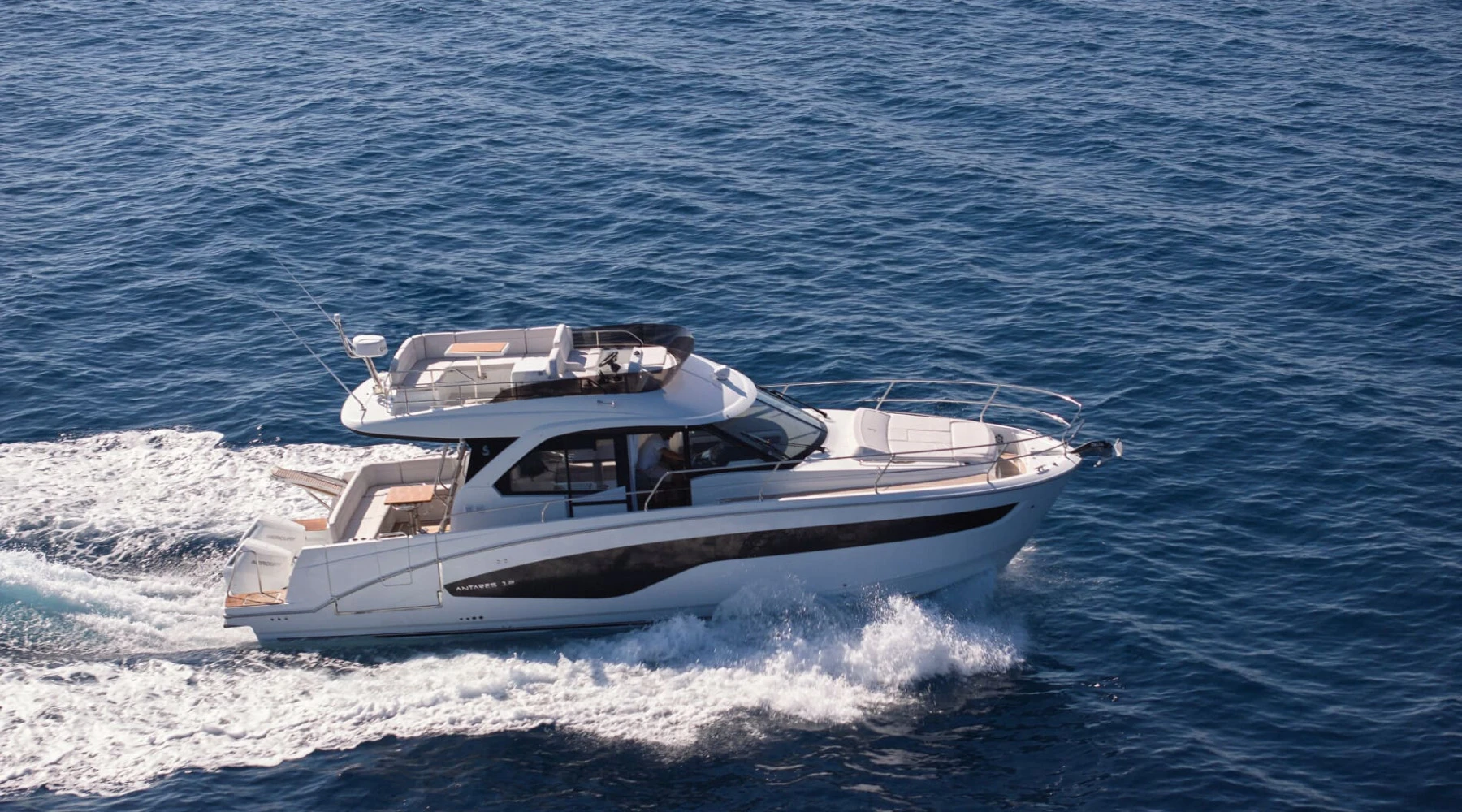 Beneteau Antares 12 Fly