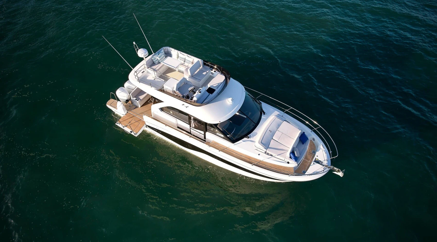 Beneteau Antares 12 Fly 3