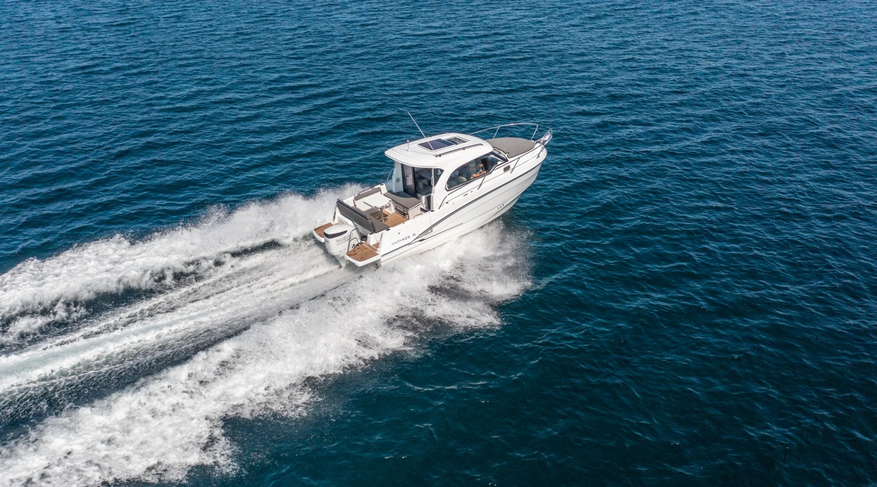 Beneteau Antares 8 OB 2