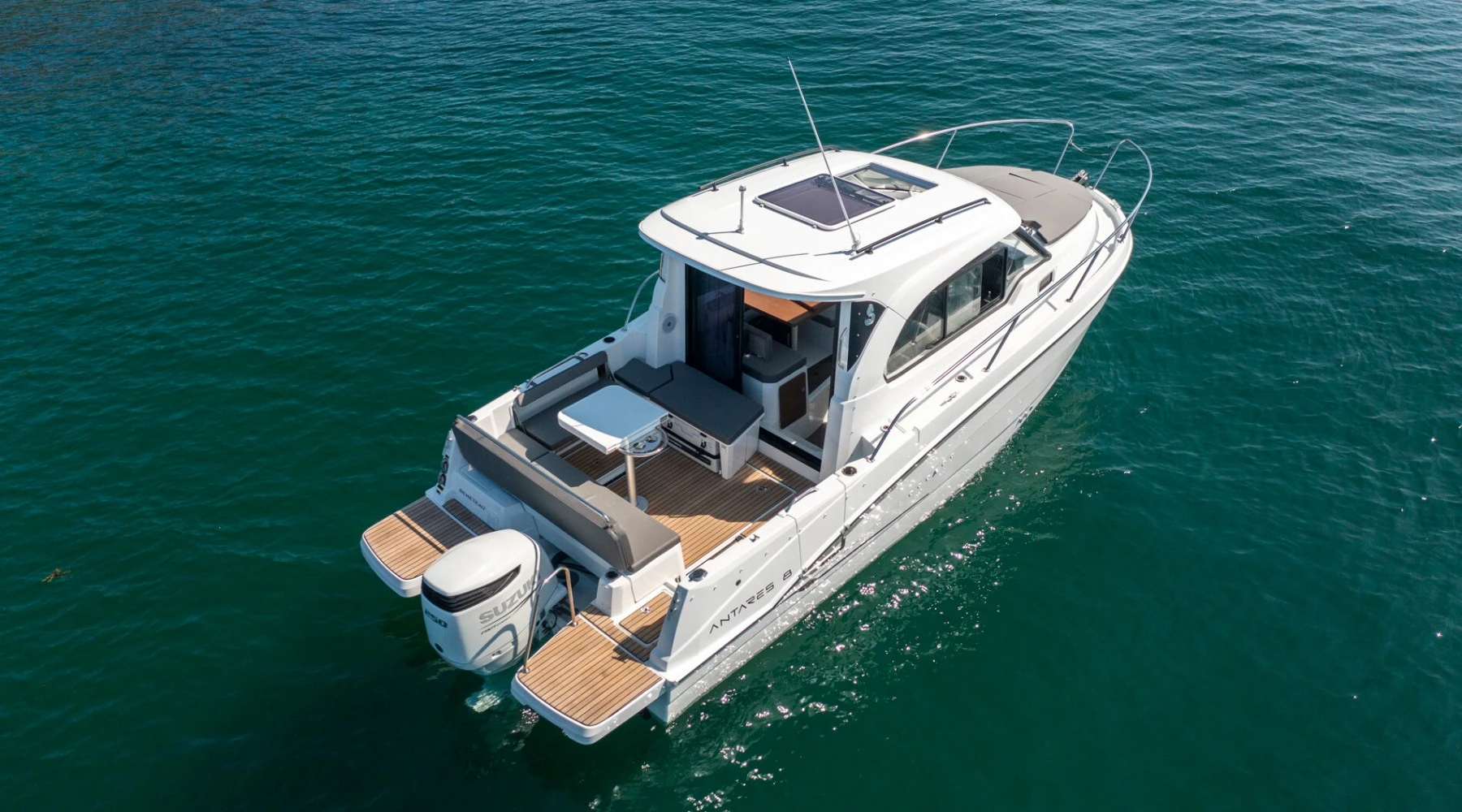 Beneteau Antares 8 OB 3