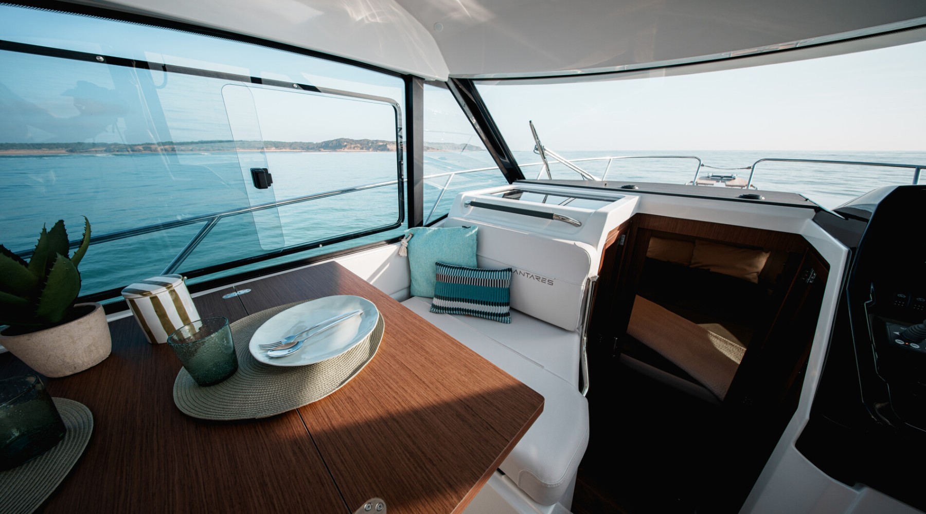 antares_9_ob_foto_catalago_beneteau_antares_9_ob_new_09.JPG