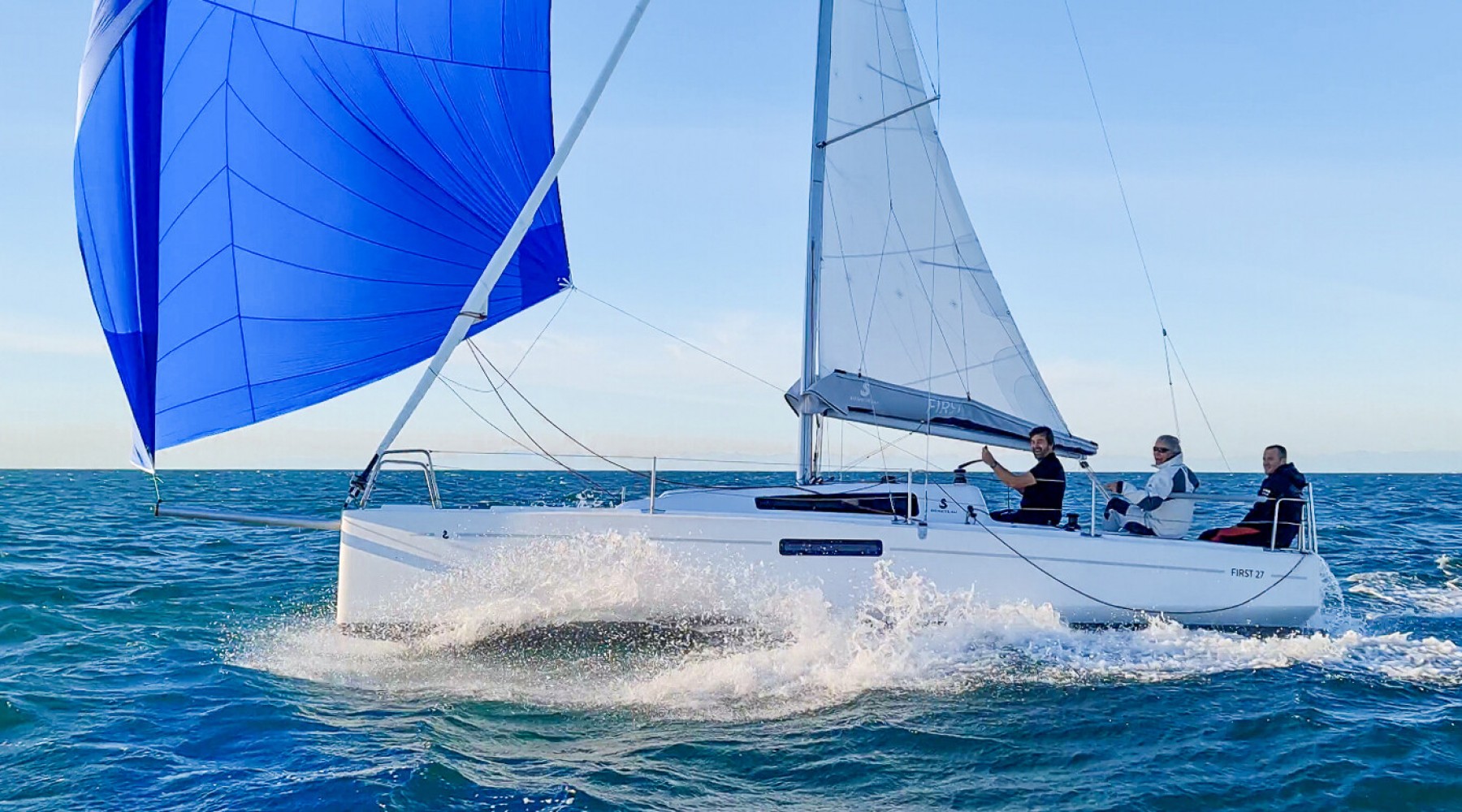 first_27_foto_catalogo_beneteau_first_27_00_navegar_en_velero.JPG