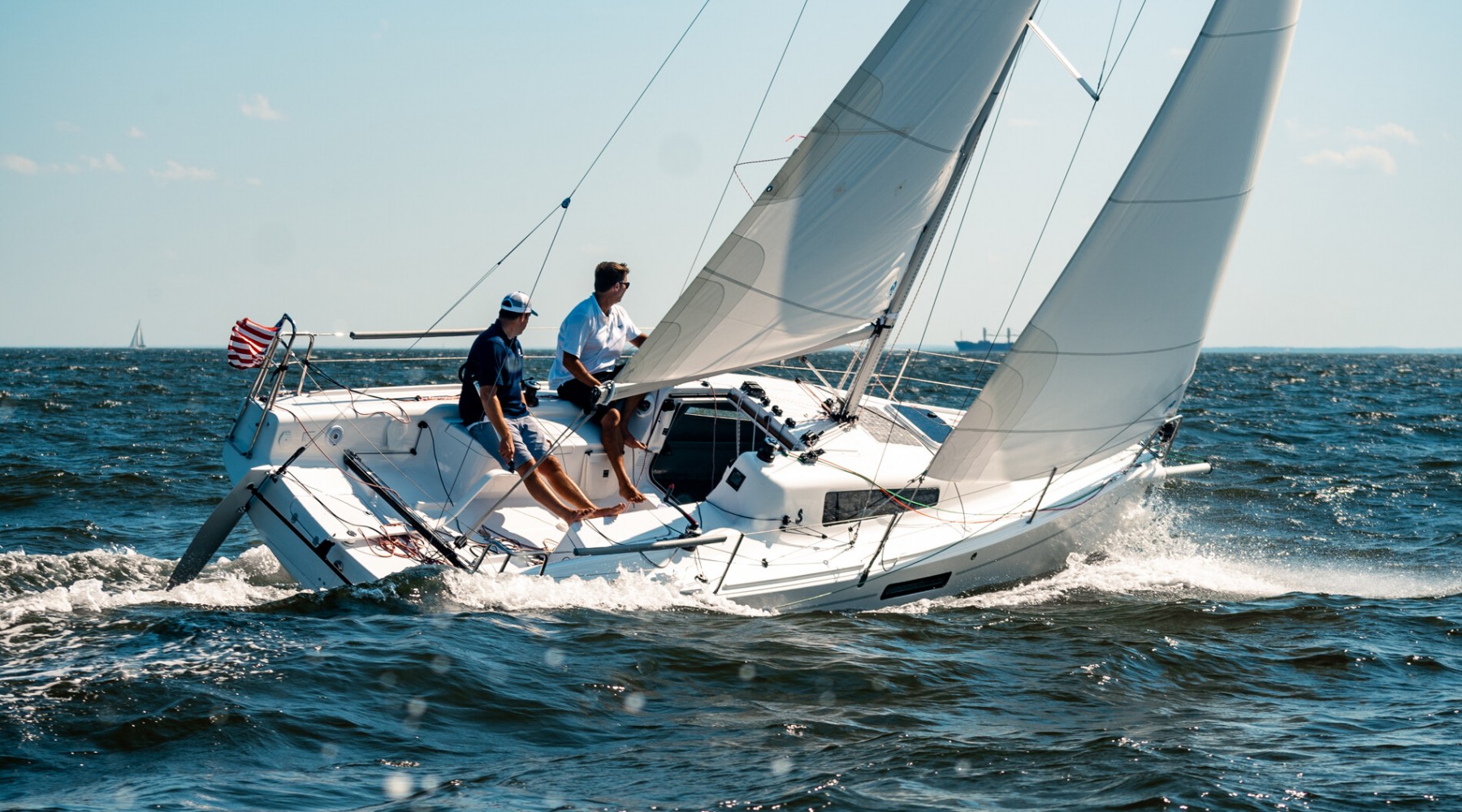 first_27_foto_catalogo_beneteau_first_27_03_velero_de_regatas.JPG