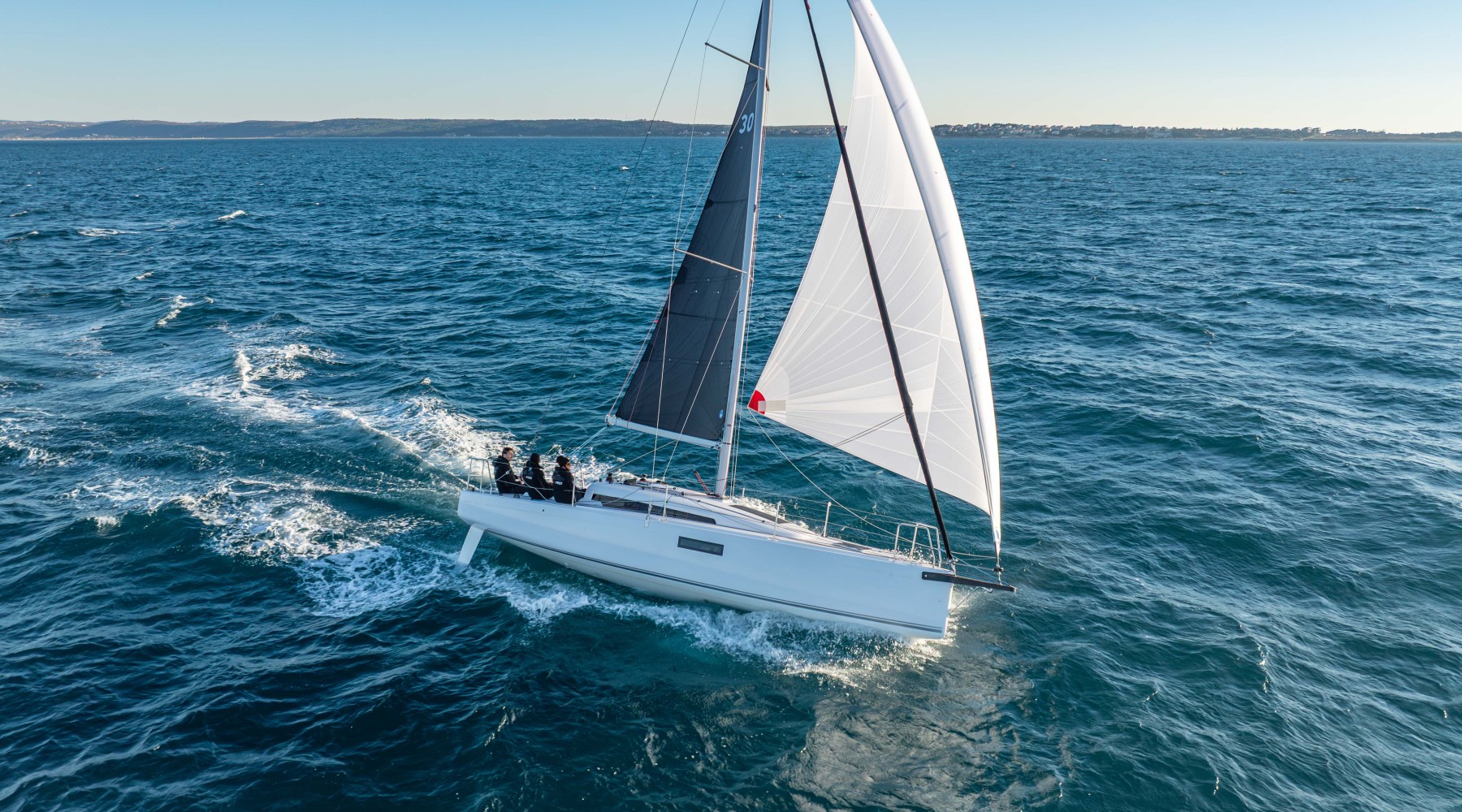 first_30_fotos_catalogo_beneteau_first30_5.jpg