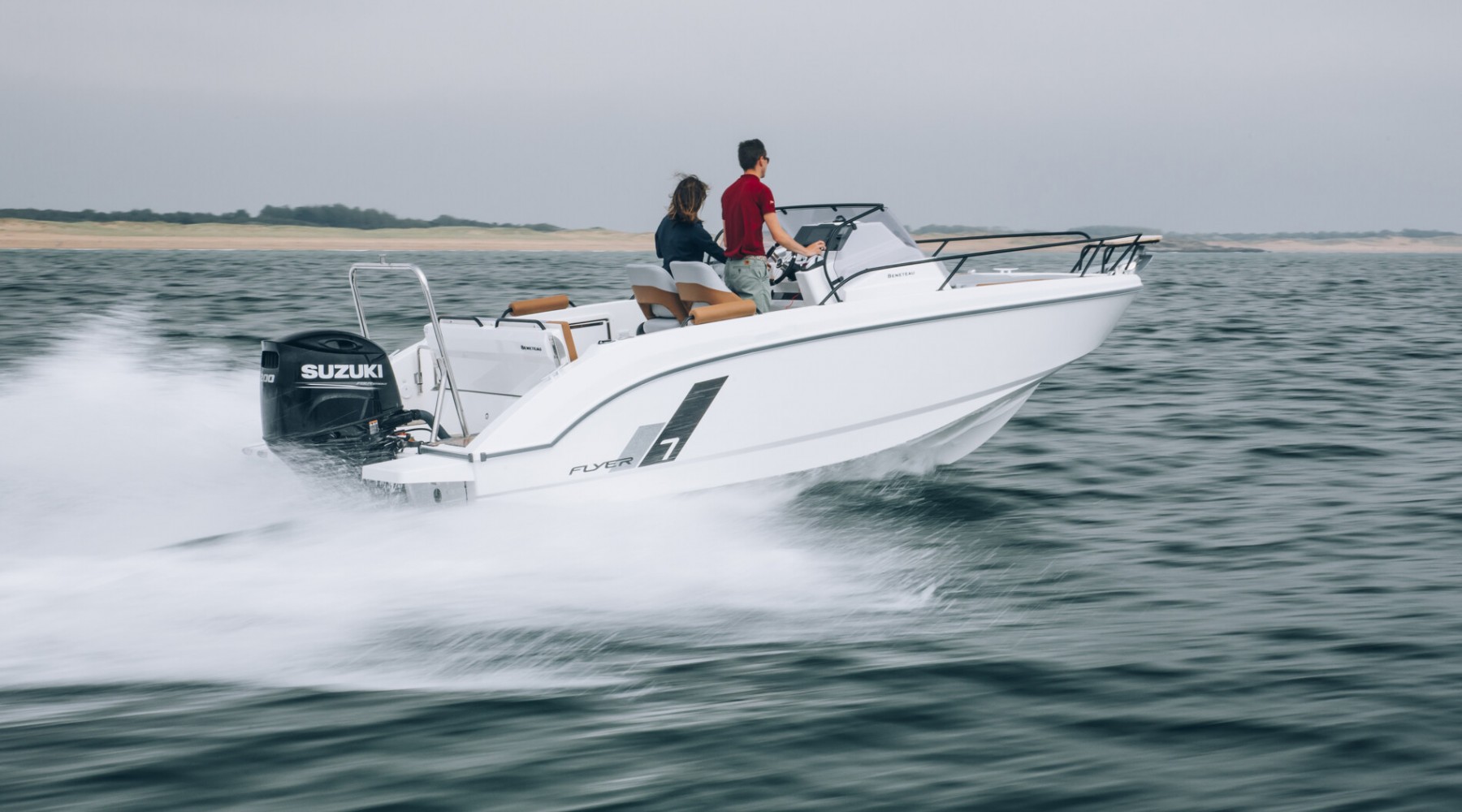 flyer_7_sundeck_foto_catalogo_beneteau_flyer_7_sundeck_00_navegando.JPG