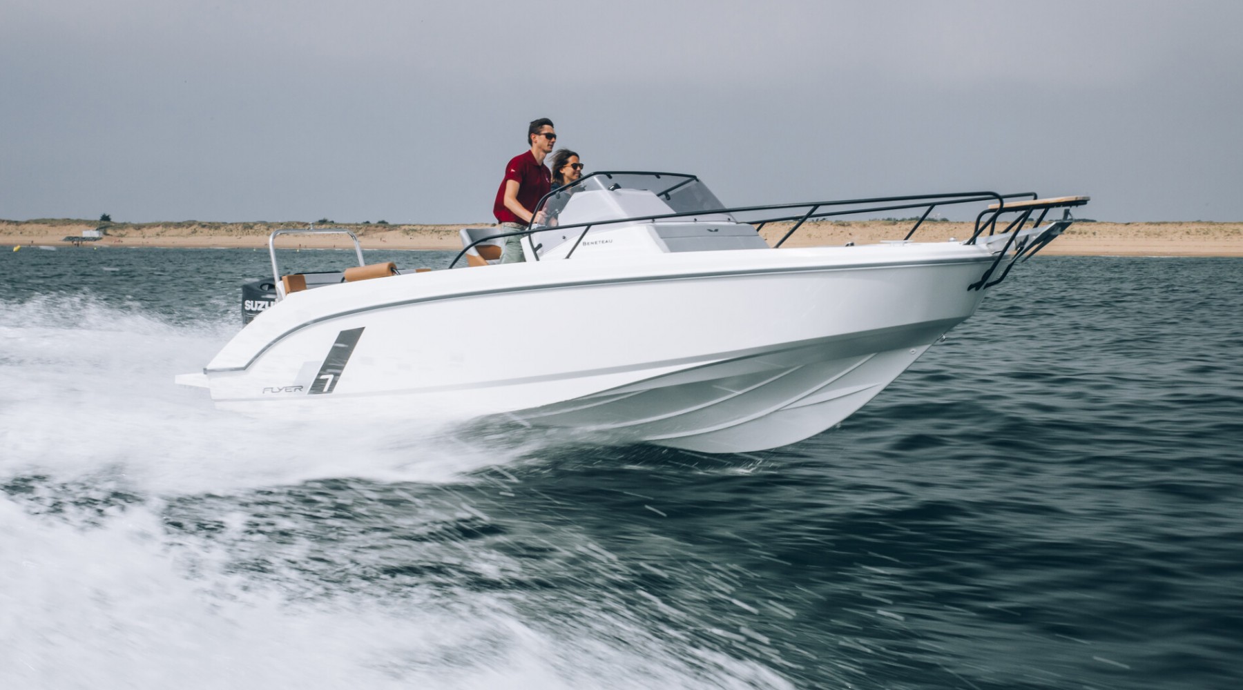 flyer_7_sundeck_foto_catalogo_beneteau_flyer_7_sundeck_01_navegando_diversion.JPG