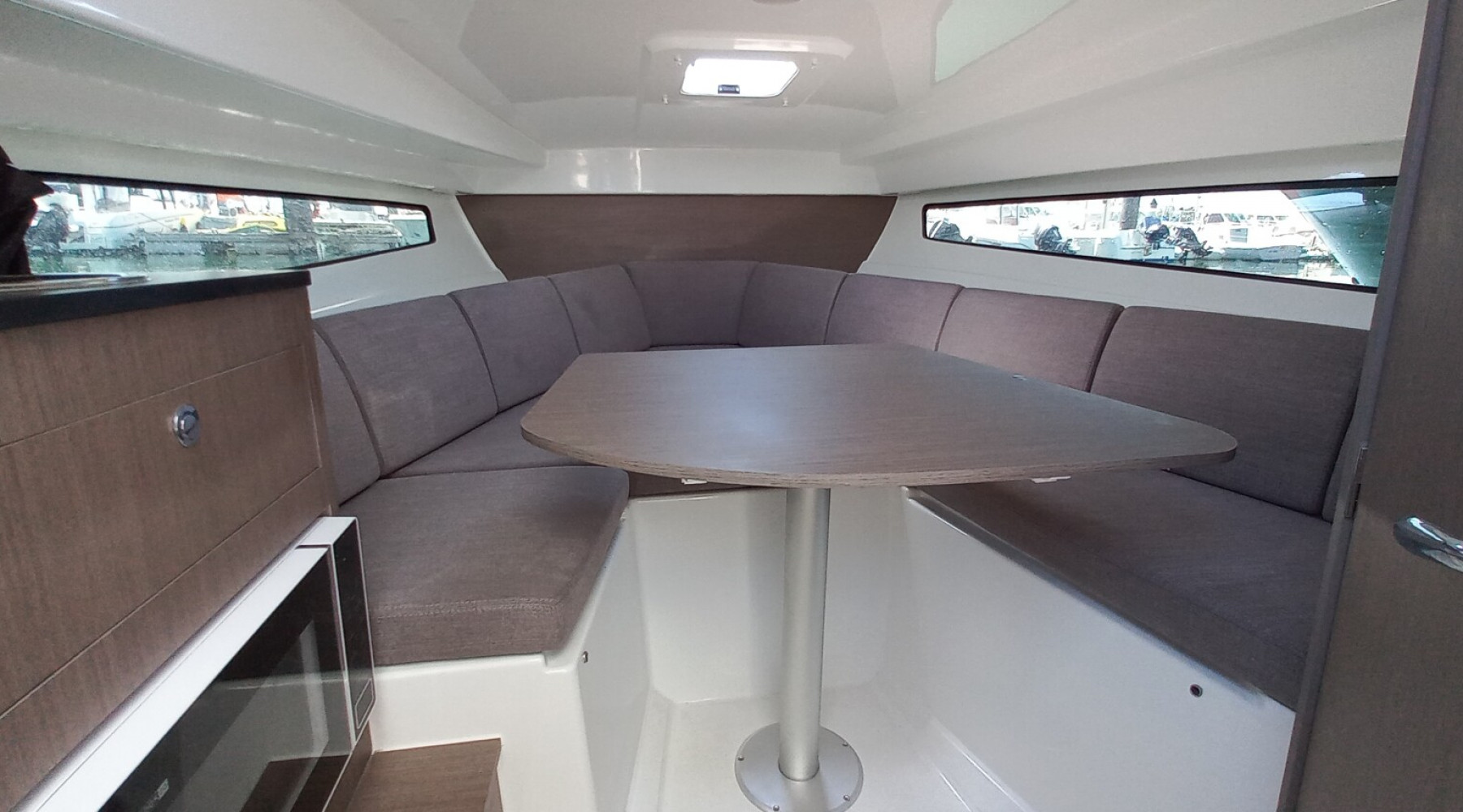 flyer_8_sundeck_beneteau_flyer_8_sundeck_10.JPG