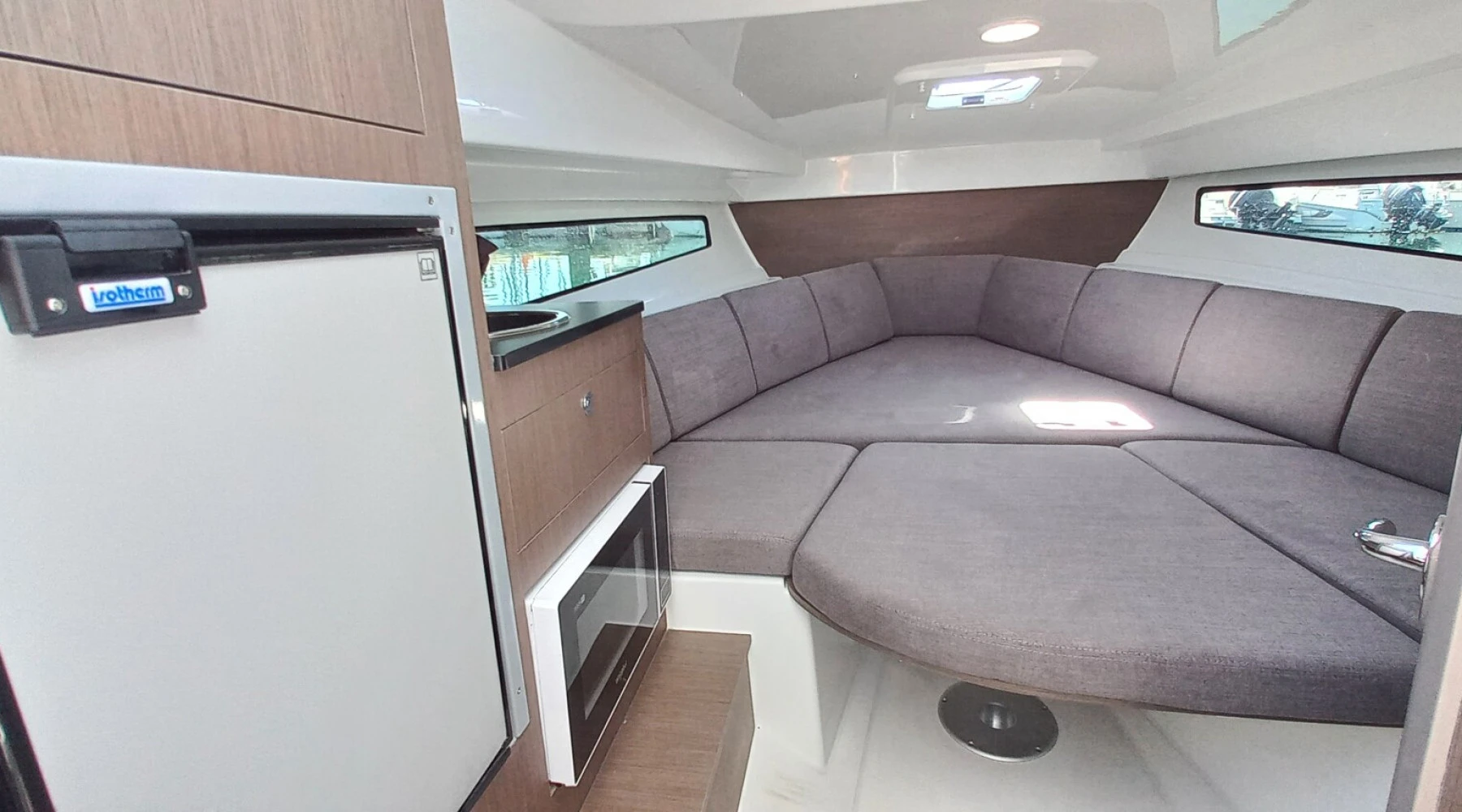 Beneteau Flyer 8 SUNdeck 4