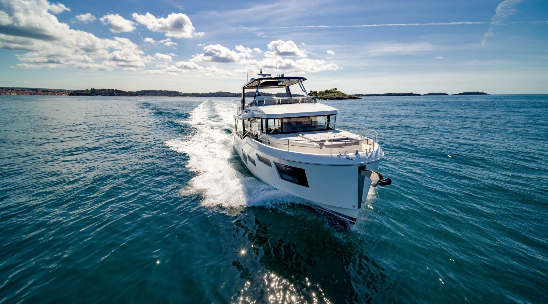 Beneteau Grand Trawler 63 4
