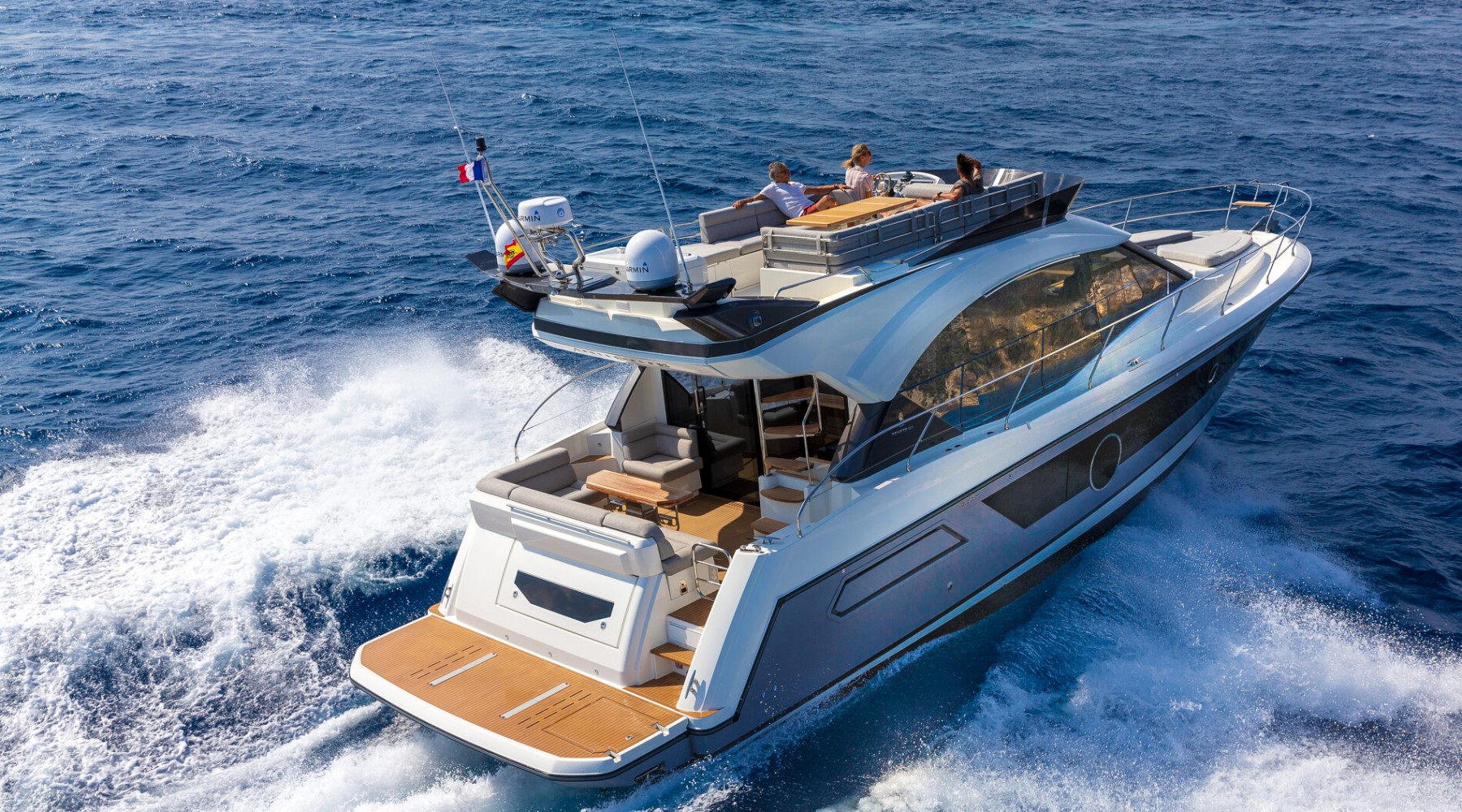 monte_carlo_52_foto_catalogo_beneteau_monte_carlo_52_00_navegar_de_dia.JPG