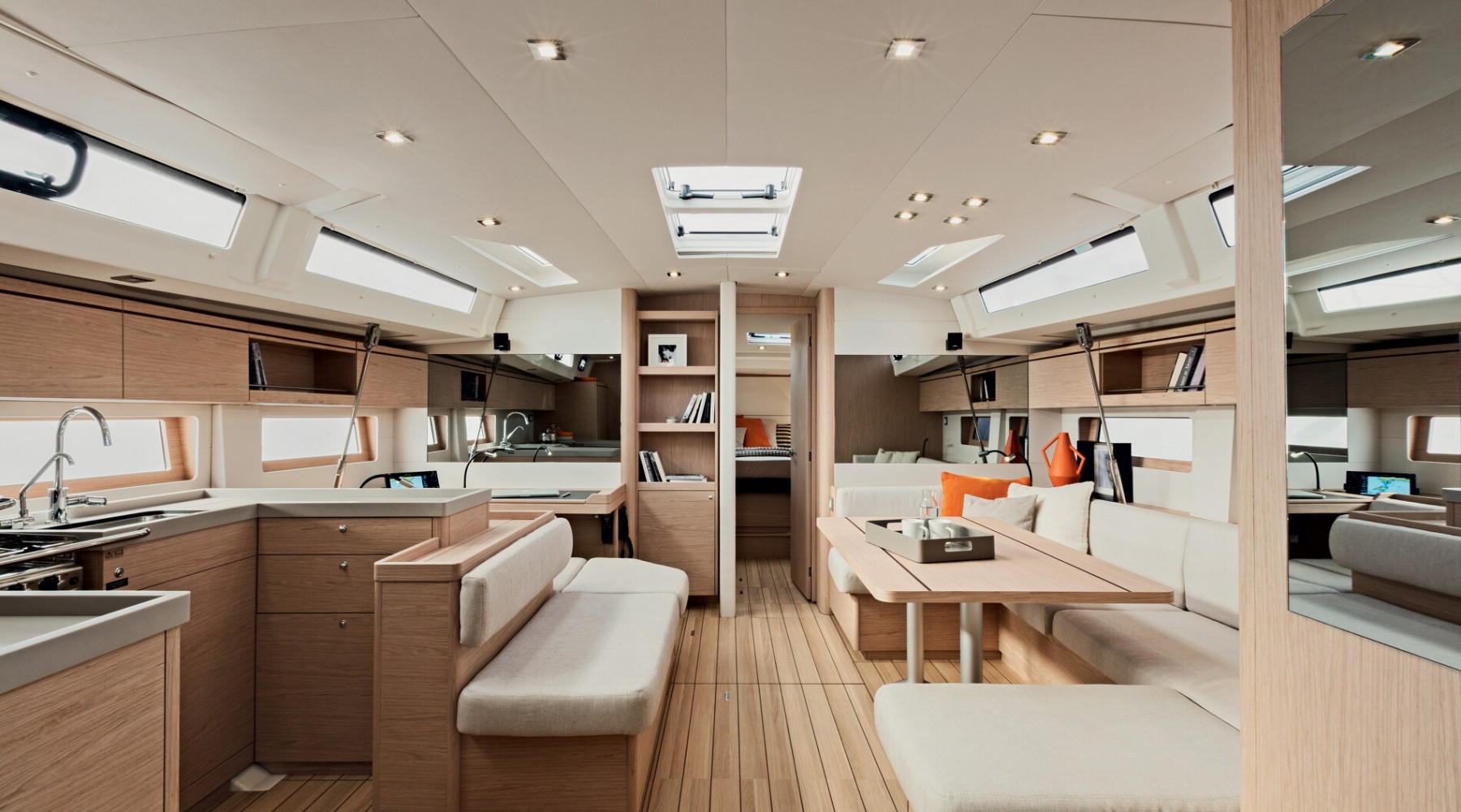 oceanis_511_foto_catalogo_beneteau_oceanis_51_1_19_salon_comedor_cocina.JPG
