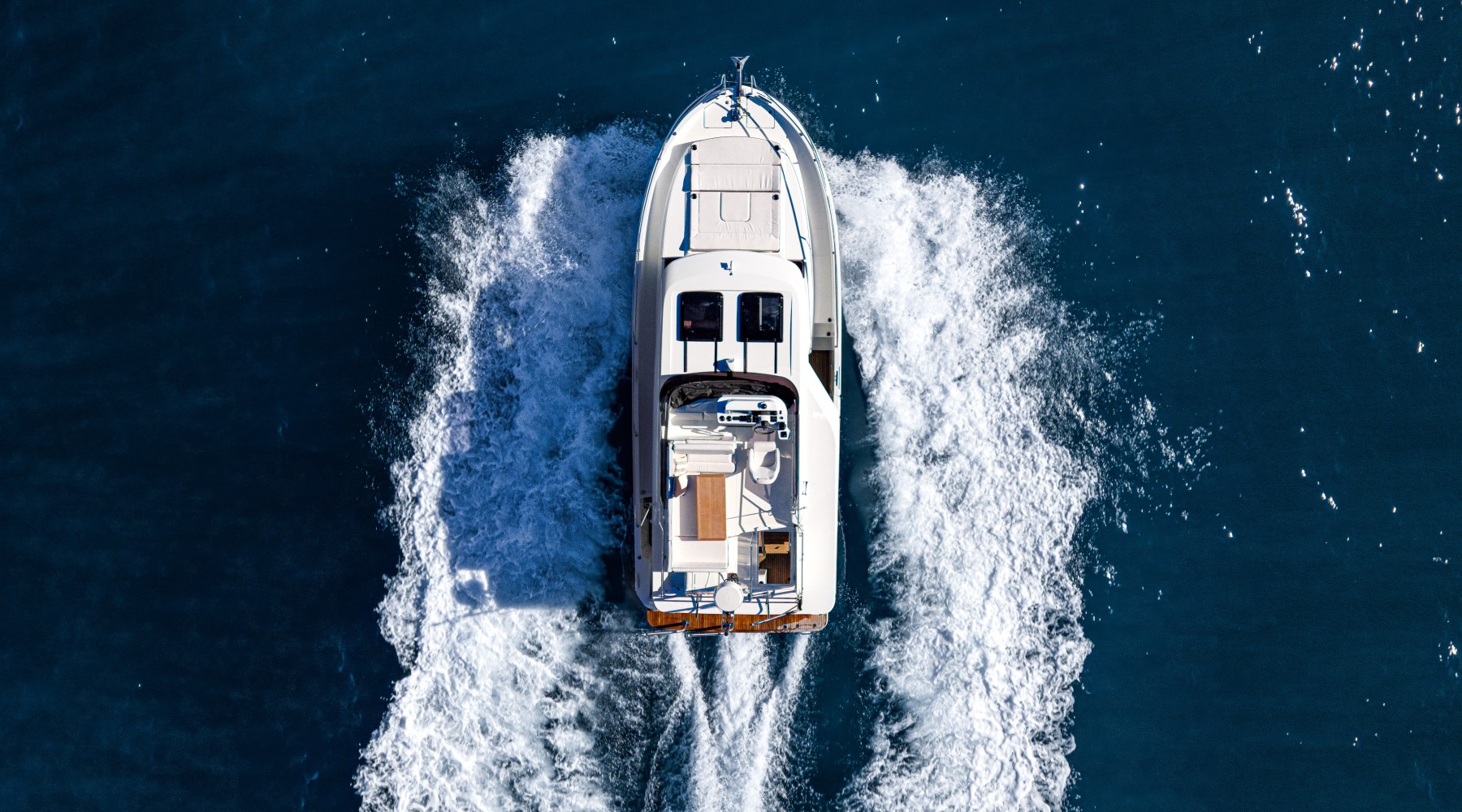 swift_trawler_37_fly_fotos_catalogo_beneteau_swfit_trawler_37_fly_3.jpg