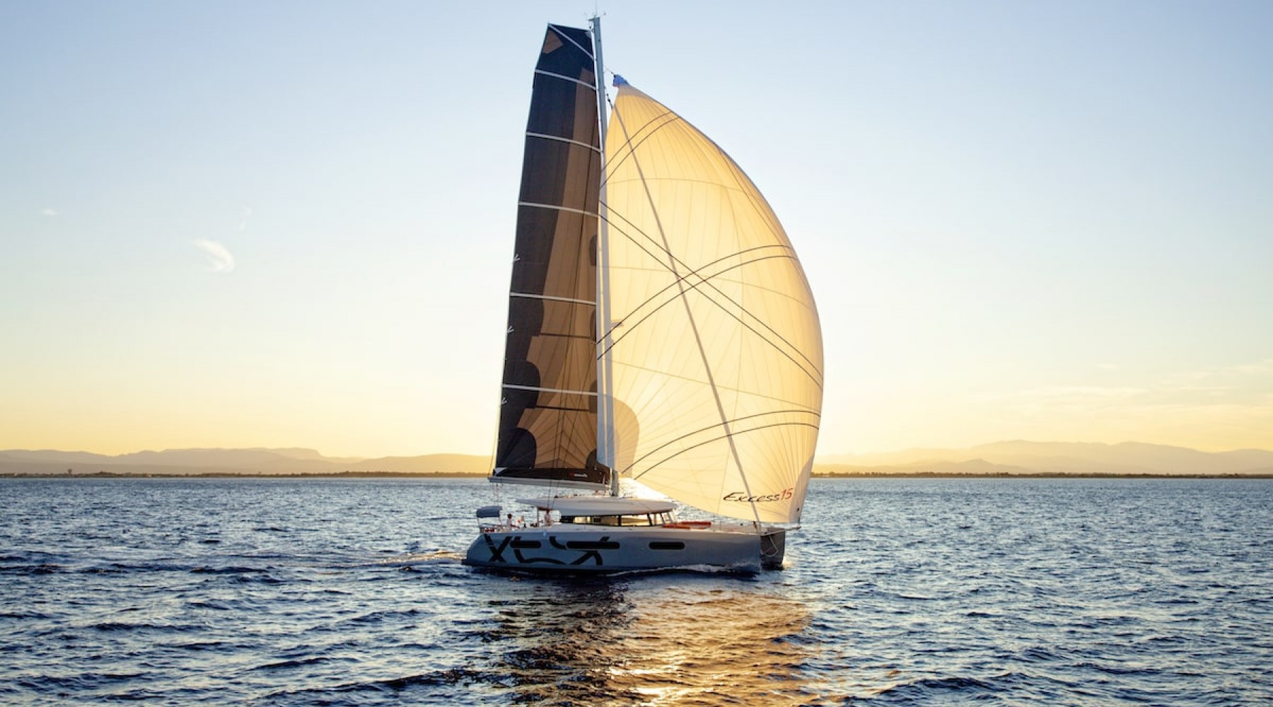 excess_15_foto_catalogo_excess_catamarans_excess_15_29_sailing_sunset.jpg