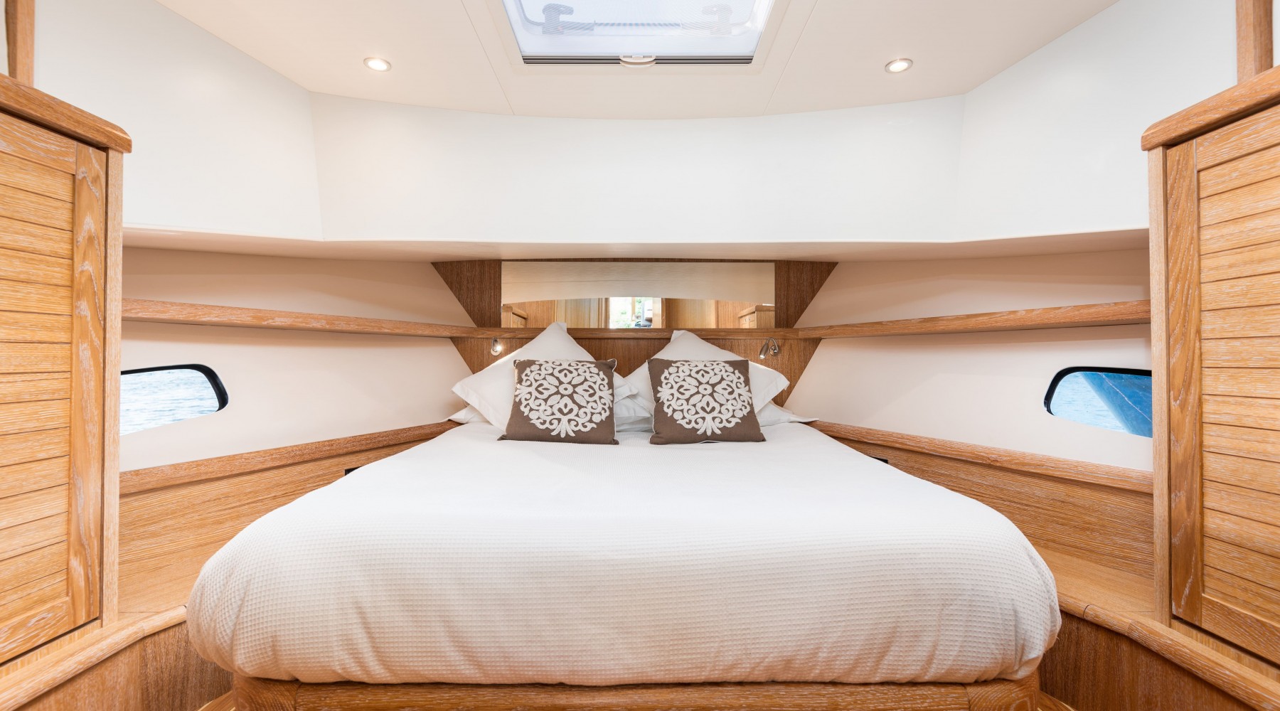 menorquin_42_ht_foto_catalogo_sasga_yachts_menorquin_42_ht_10_camarote_principal_standard.jpg