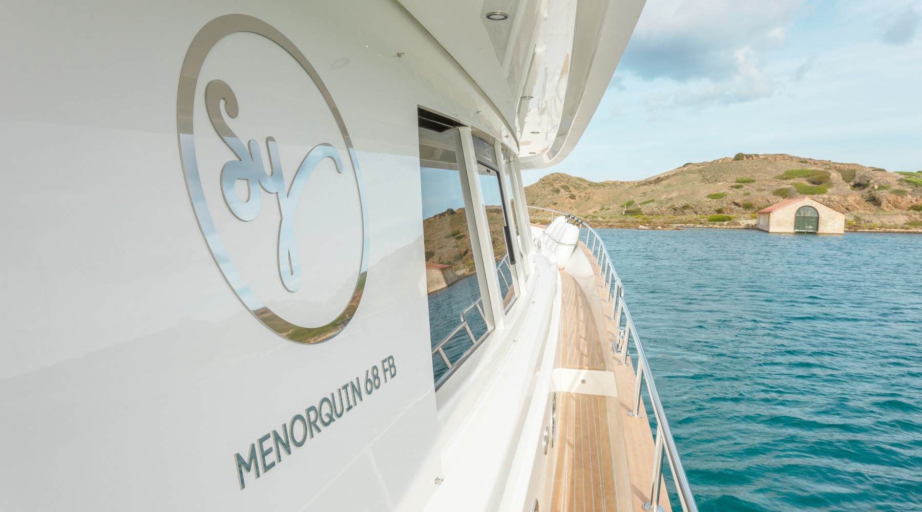 menorquin_68_fb_foto_catalogo_sasga_yachts_menorquin_68_fb_03_acceso_proa_1.jpg