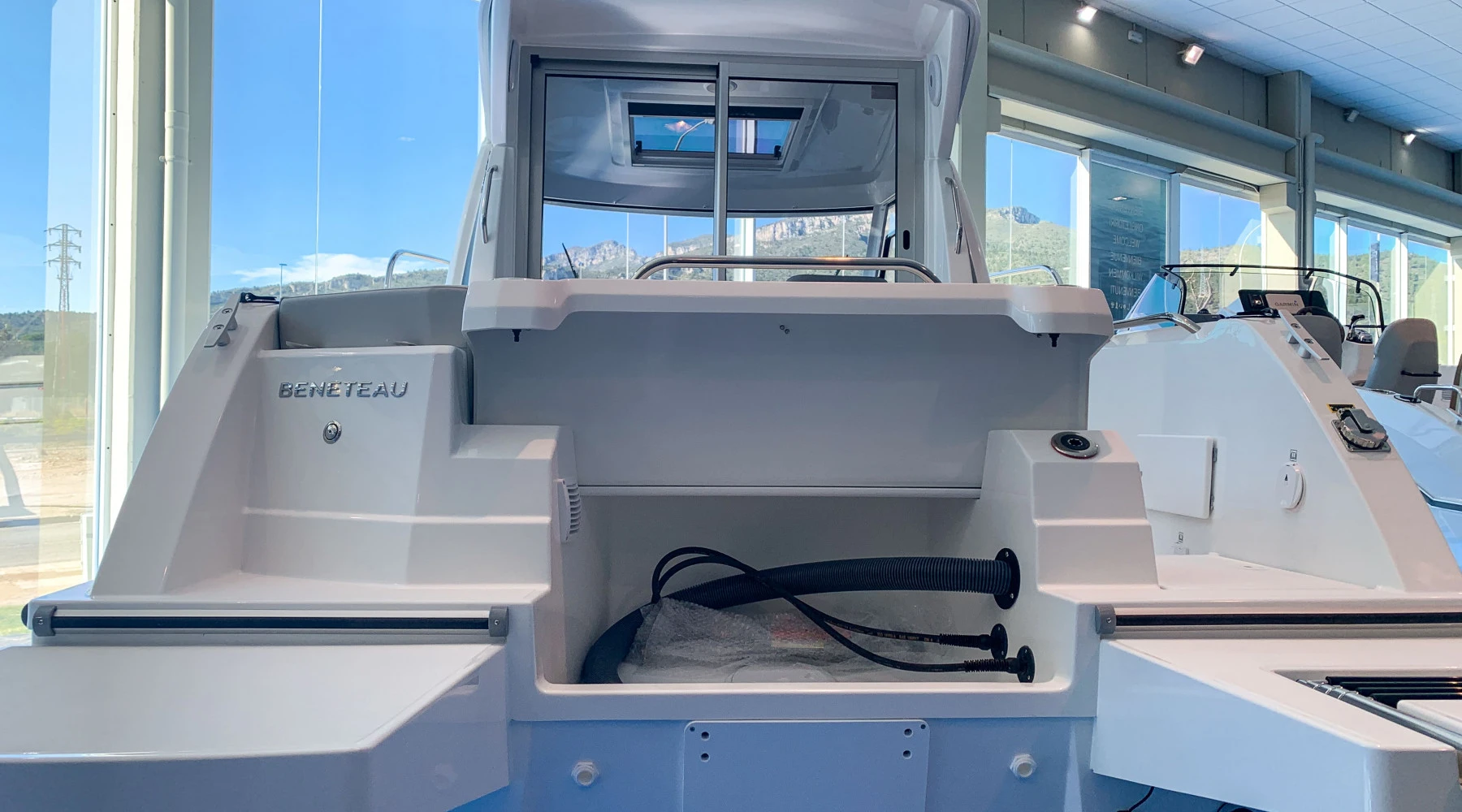 Beneteau Antares 7 OB 4