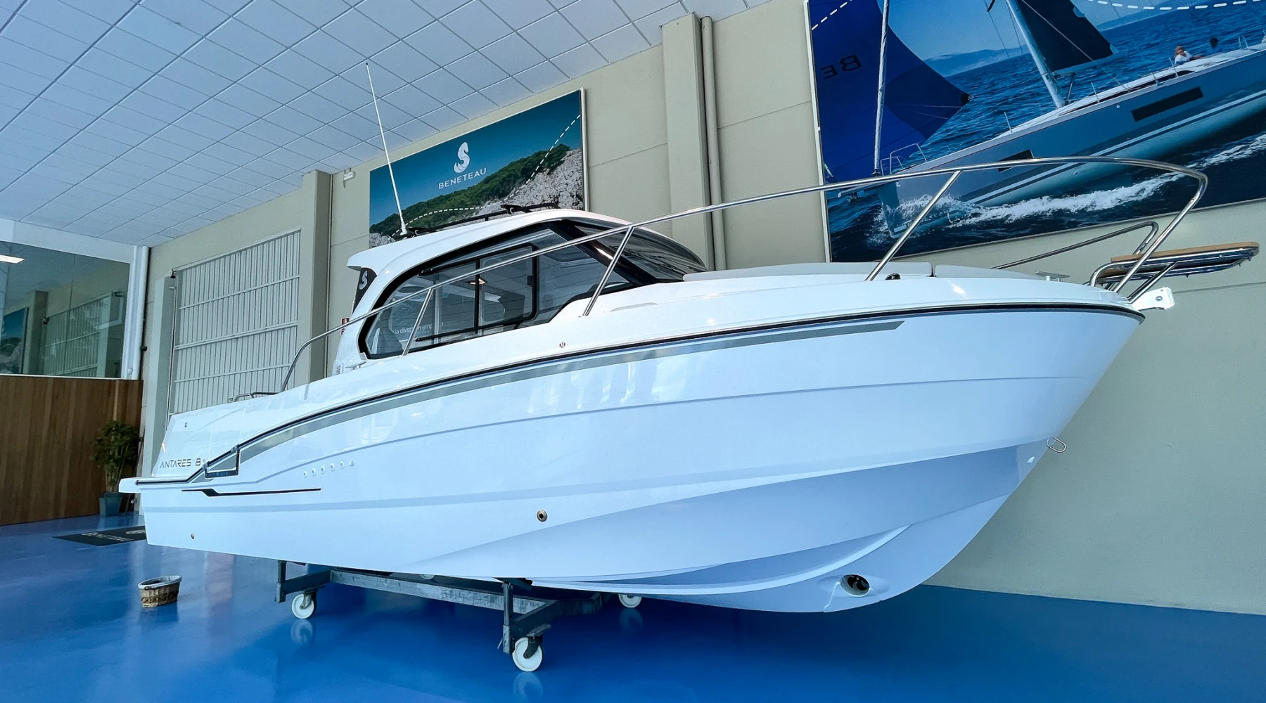 Beneteau Antares 8 OB 3