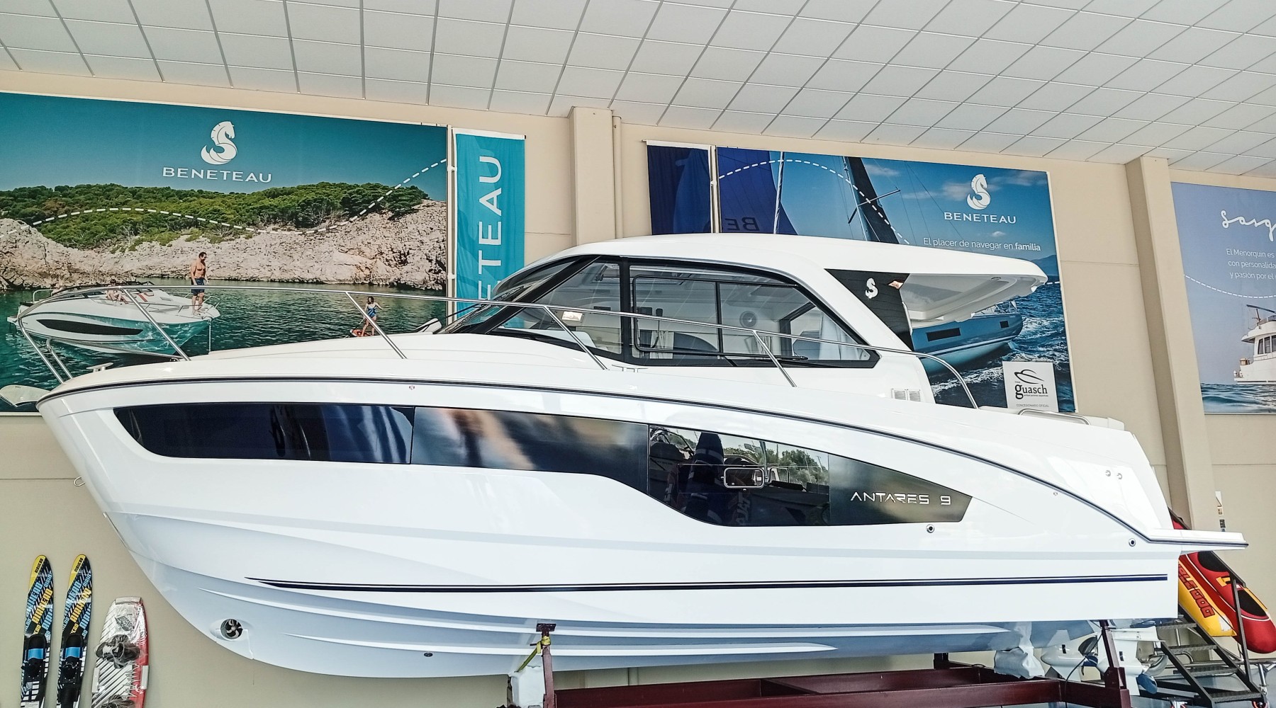 beneteau_antares_9_ob_v2_bc187731_0jpg.jpg