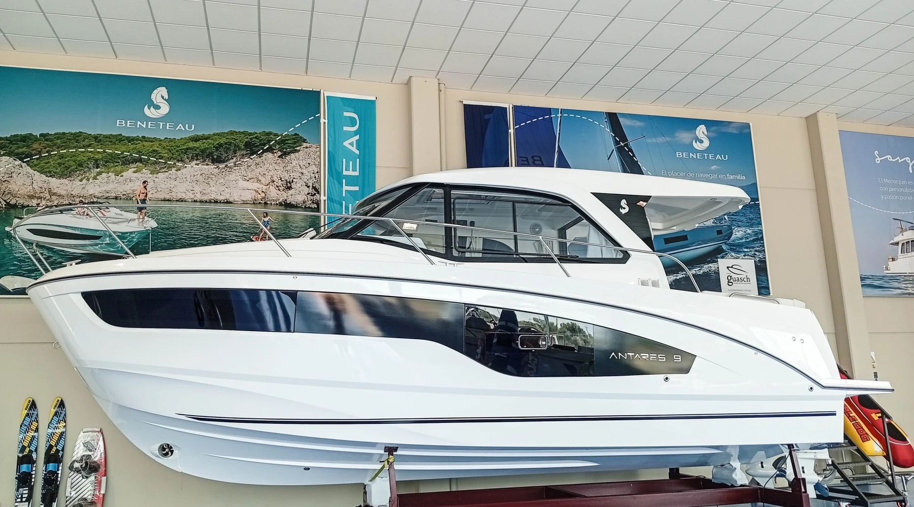 Beneteau Antares 9 OB 2