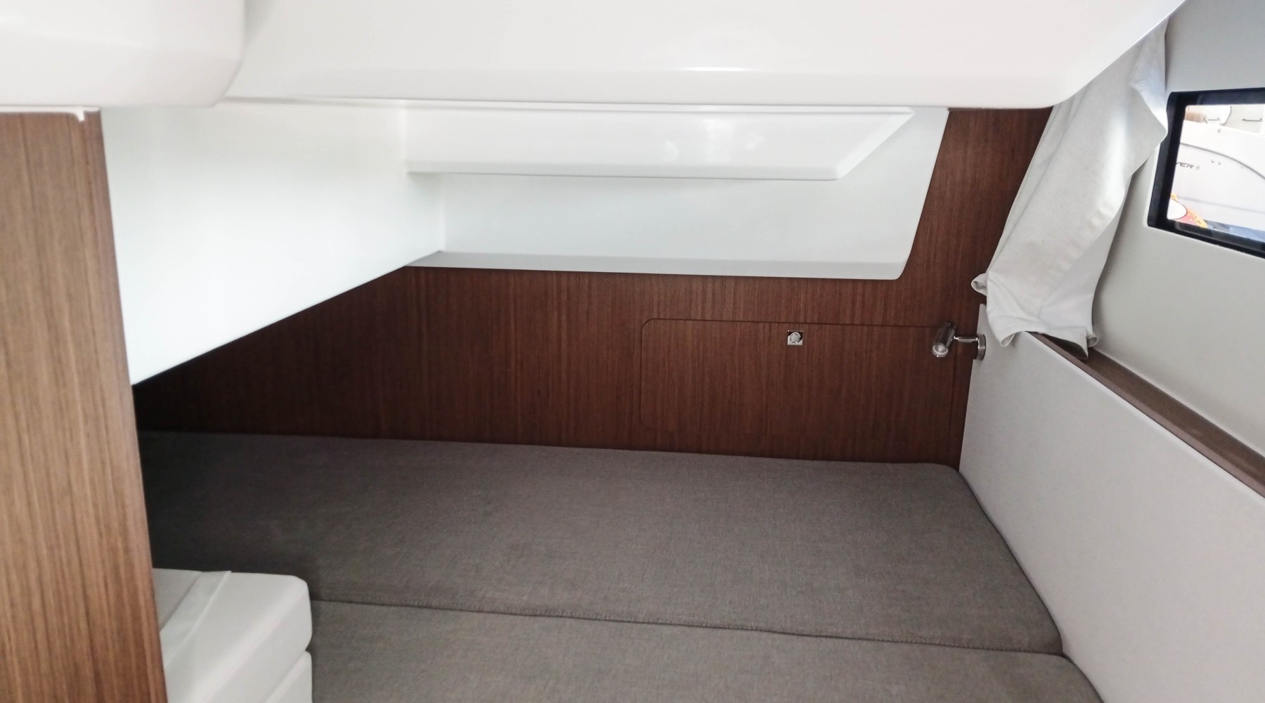 beneteau_antares_9_ob_v2_bc187731_19jpg.jpg