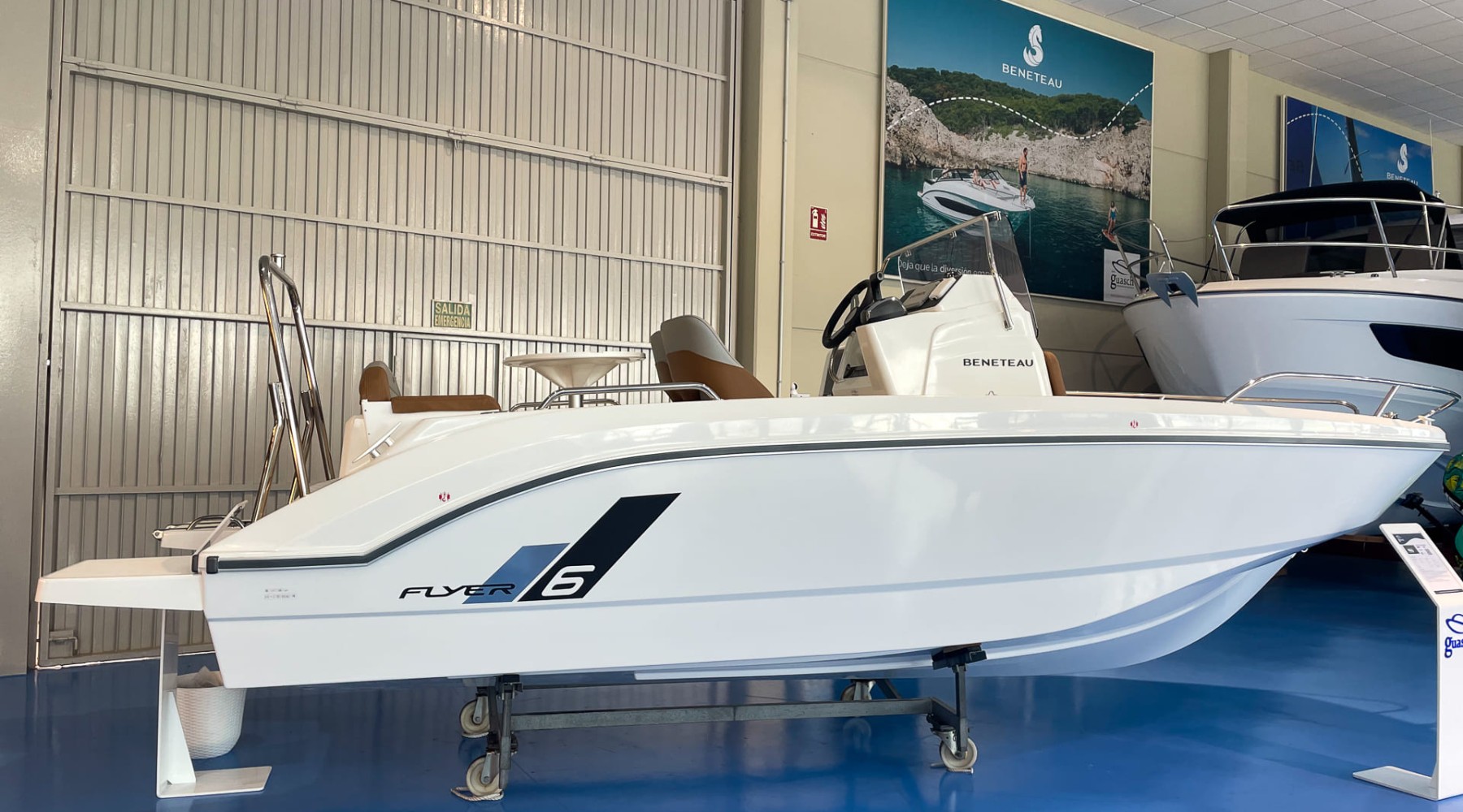 beneteau_flyer_6_spacedeck_bc185065_1.jpg