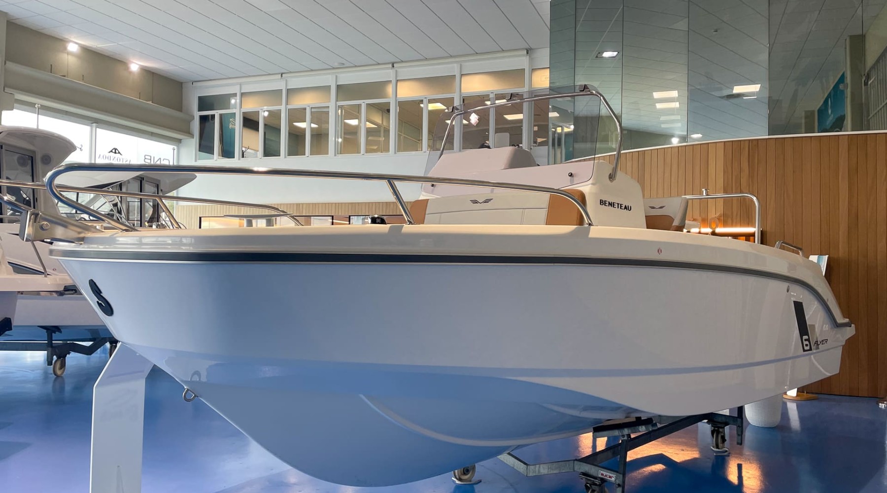 beneteau_flyer_6_spacedeck_bc185065_2.jpg