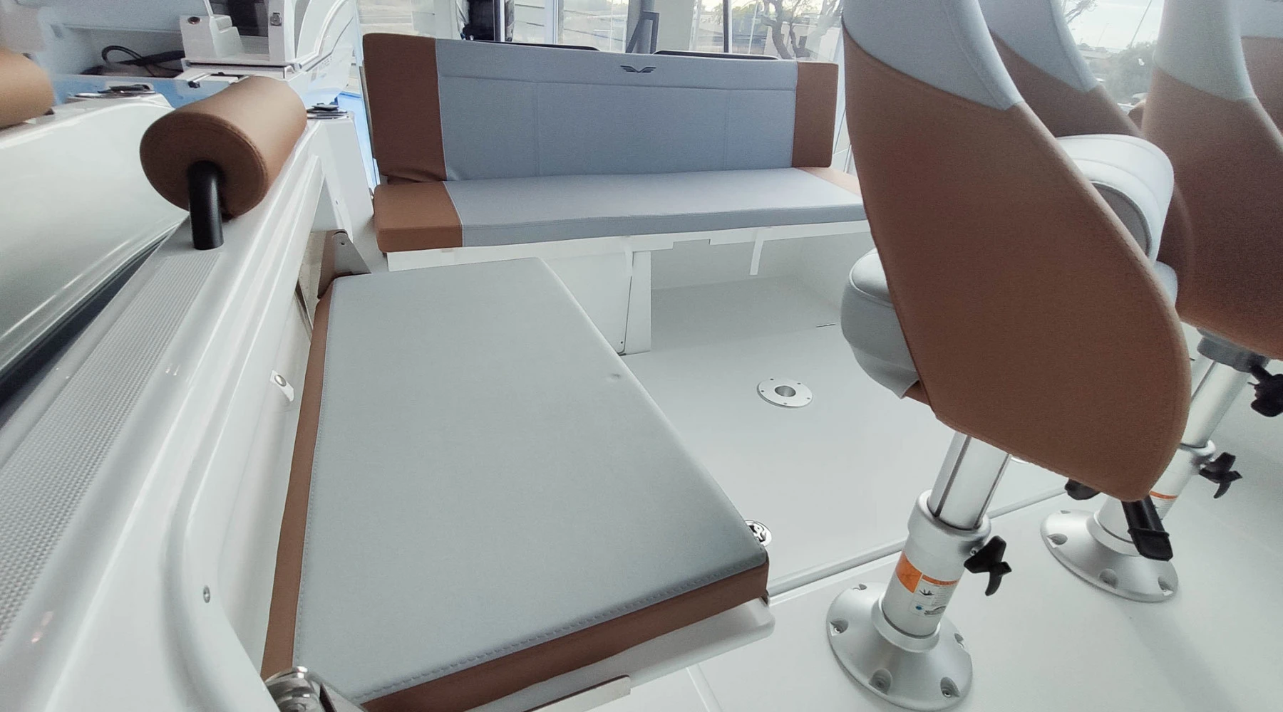 Beneteau Flyer 7 SunDeck 4