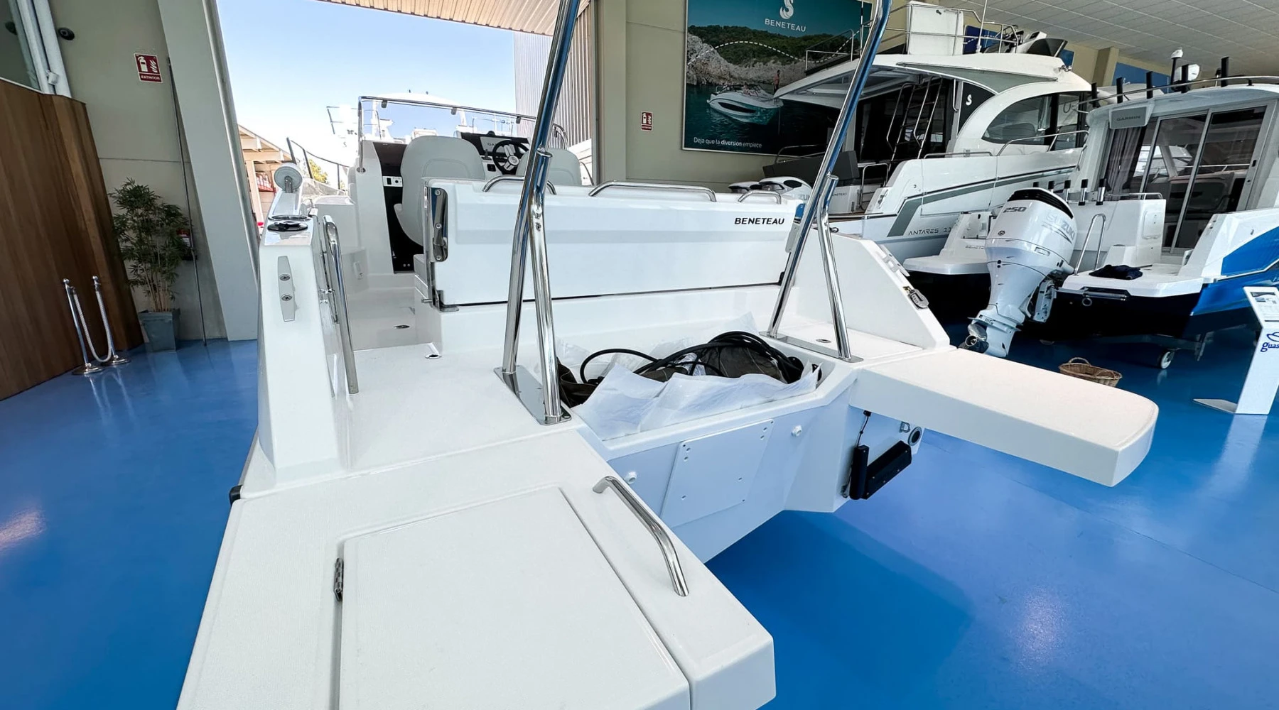 Beneteau Flyer 8 SunDeck 3