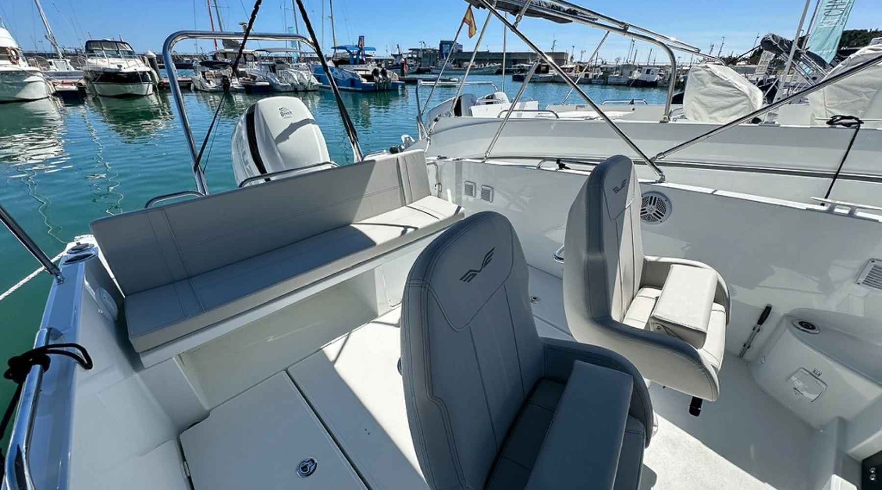 Beneteau Flyer 8 SunDeck LLEVANT 2