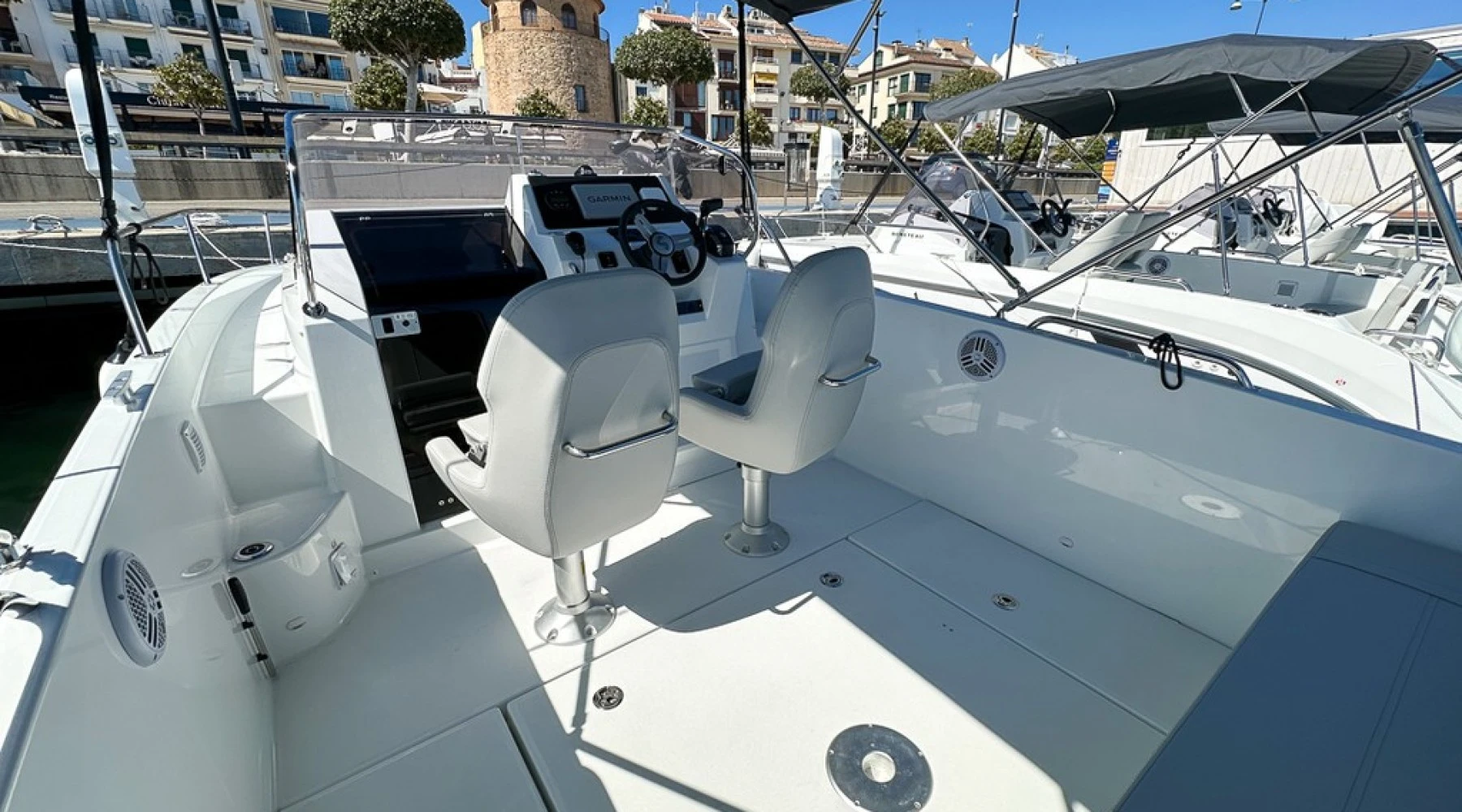 Beneteau Flyer 8 SunDeck LLEVANT 3