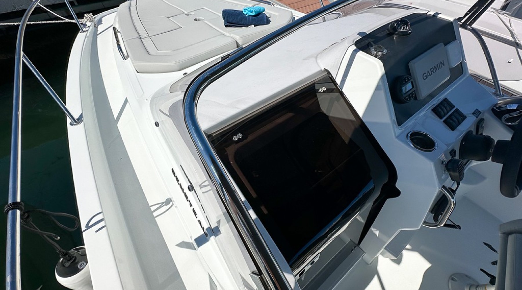 beneteau_flyer8sundeck_llevant_7.jpg
