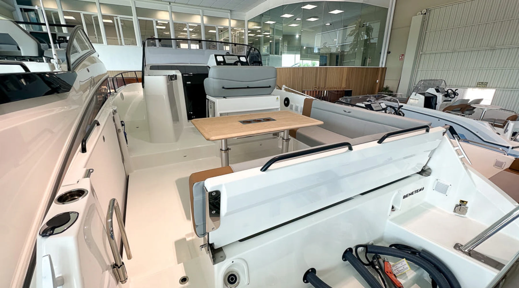 Beneteau Flyer 9 SunDeck 4