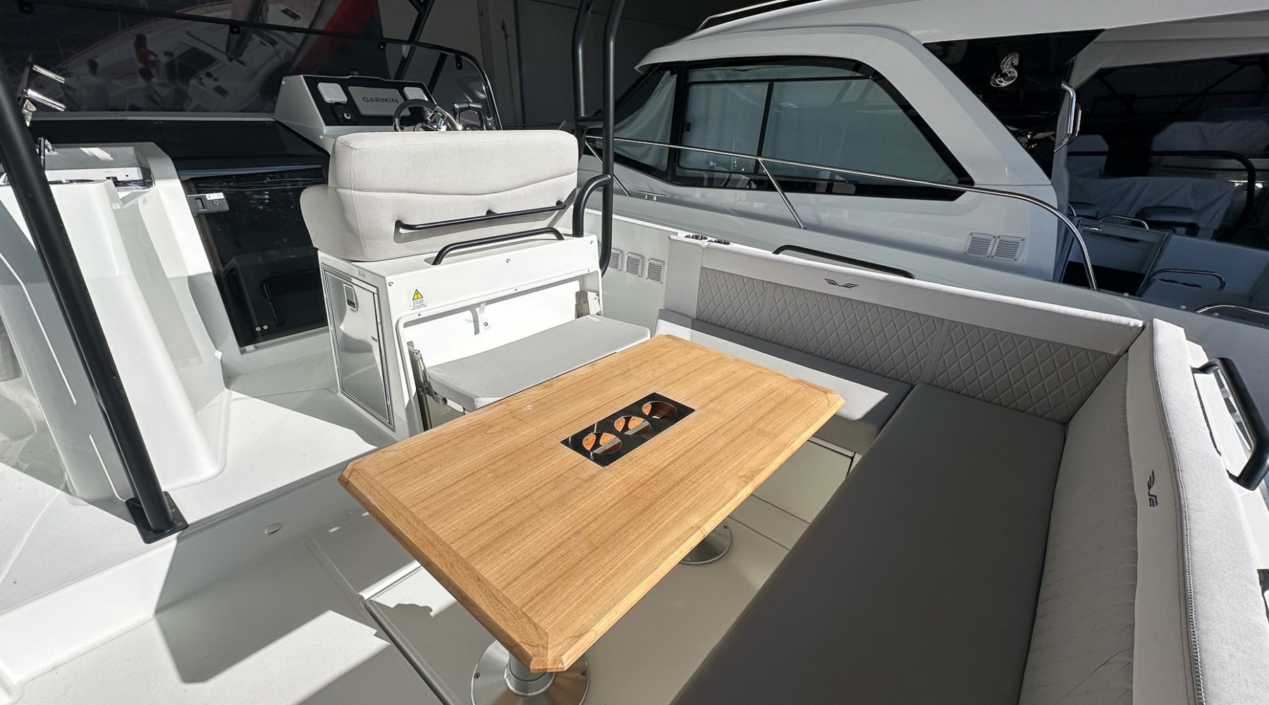 beneteau_flyer_9_sundeck_pilot_edition_bc188636_3.jpg