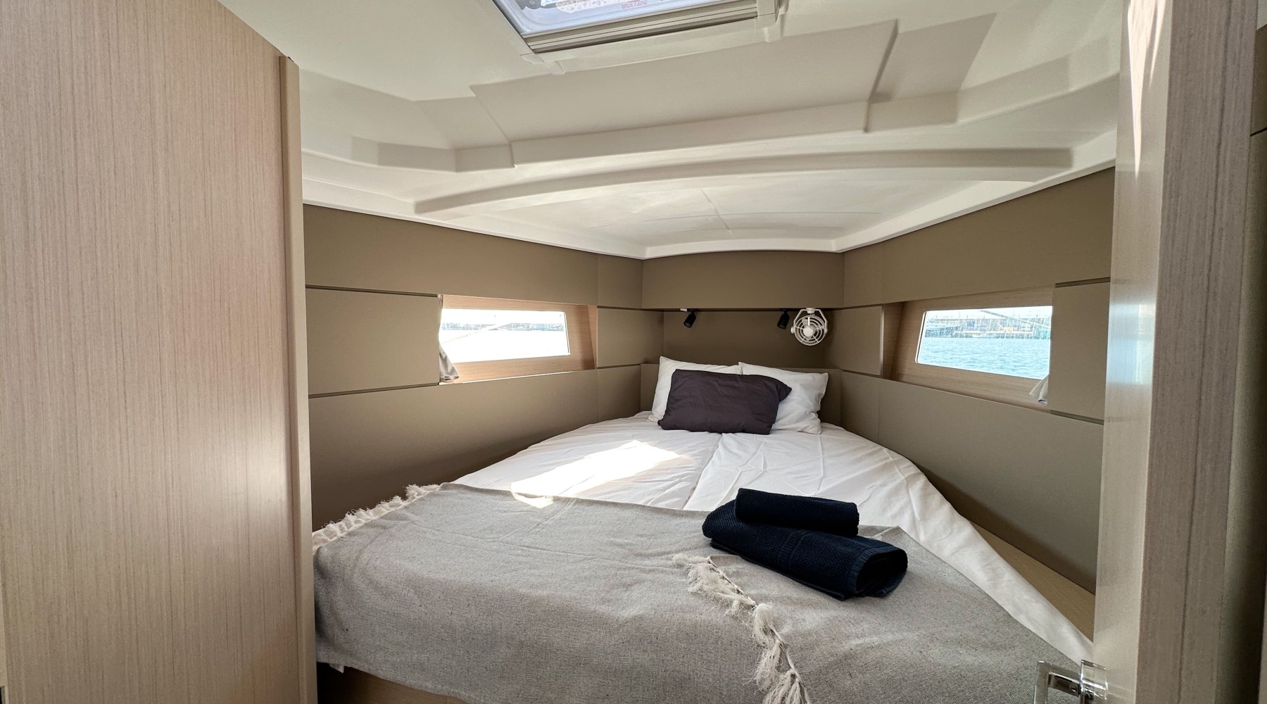 triton_oceanis_38_1_edit_1_1.jpg