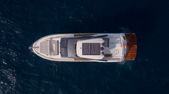 66_flybridge_foto_catalogo_astondoa_66_flybridge_08_vista_fondeo.jpg