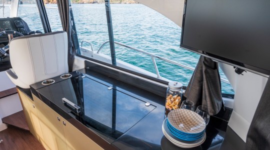 antares_11_ob_fly_foto_catalogo_beneteau_antares_11_ob_fly_23_cocina_encimera.JPG