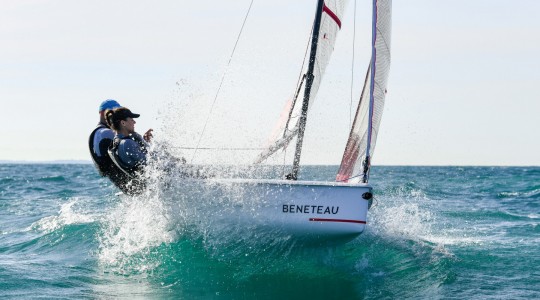 first_14_se_foto_catalogo_beneteau_first_14_se_02_vela_ligera.JPG