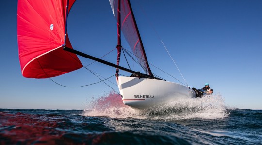 first_18_se_foto_catalogo_beneteau_first_18_se_00_velero_de_regata.JPG