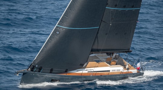 first_yacht_53_foto_catalogo_beneteau_first_yacht_53_01_navegar_a_vela.JPG