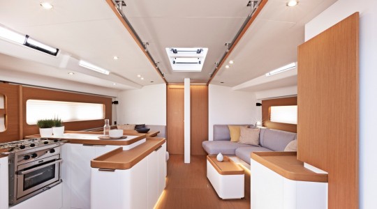 first_yacht_53_foto_catalogo_beneteau_first_yacht_53_14_cocina_salon.JPG