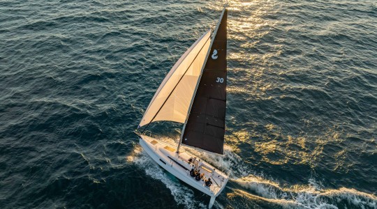 first_30_fotos_catalogo_beneteau_first30_1.jpg