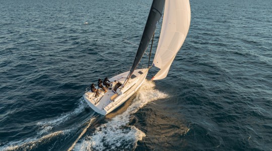 first_30_fotos_catalogo_beneteau_first30_6.jpg