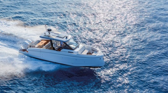 gran_turismo_35_fotos_catalogo_beneteau_gt35_1.jpg
