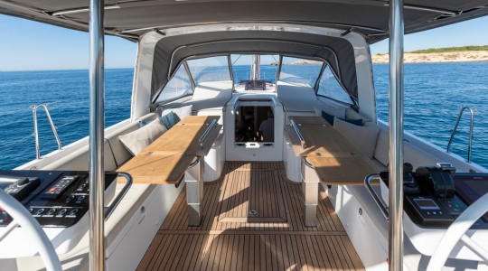 oceanis_yacht_54_foto_catalogo_beneteau_oceanis_yacht_54_06_banera_de_popa.JPG