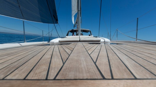 oceanis_yacht_54_foto_catalogo_beneteau_oceanis_yacht_54_11_cubierta_proa.JPG