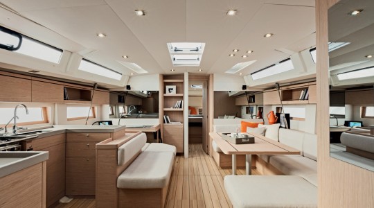 oceanis_511_foto_catalogo_beneteau_oceanis_51_1_19_salon_comedor_cocina.JPG