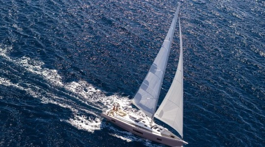 Oceanis 52