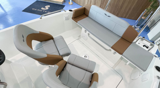 beneteau_flyer_6_spacedeck_bc182222_4_1.jpg